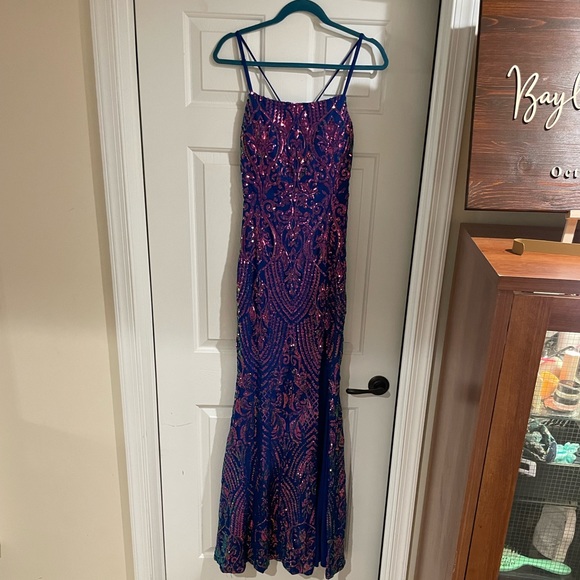 Multi-color sequins ball gown. Mermaid fit with leg slit - Picture 1 of 4